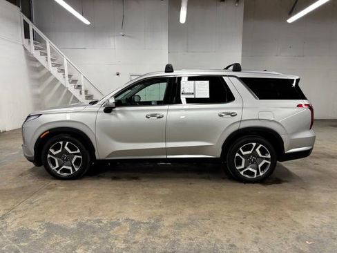 Used 2024 Hyundai Palisade Limited FWD image 4