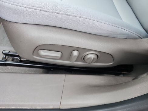 Used 2022 Chevrolet Malibu LT FWD image 16