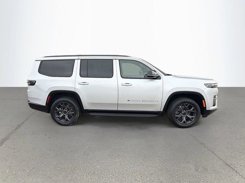 New 2026 Jeep Grand Wagoneer Limited AWD/4WD image 3