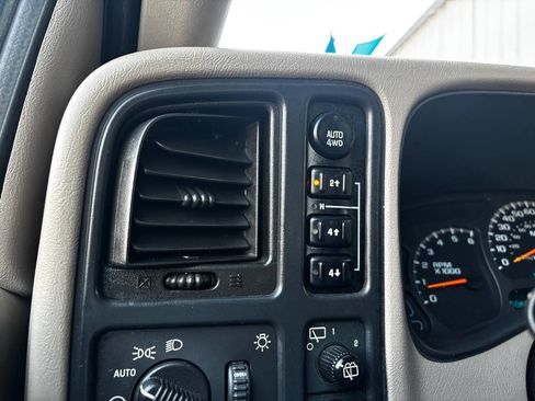 Used 2004 Chevrolet Tahoe Z71 w/ Z71 Preferred Equipment Group image 25