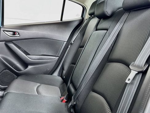 Used 2014 MAZDA MAZDA3 i Touring w/ Technology Package FWD image 10