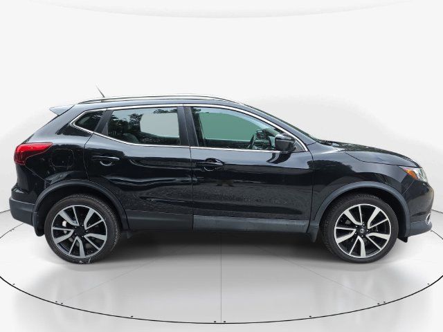 Used 2017 Nissan Rogue Sport SL AWD/4WD image 4