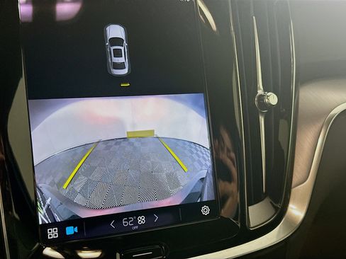 Used 2024 Volvo S60 B5 Core image 22