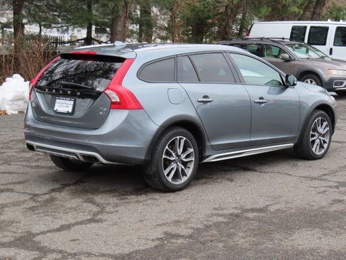 Used 2017 Volvo V60 T5 Cross Country w/ Convenience Package image 20