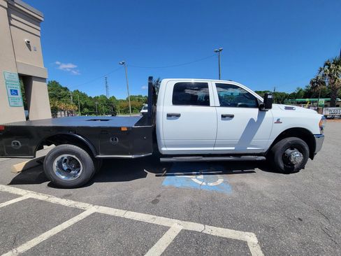 Used 2023 RAM 3500 Tradesman w/ Chrome Appearance Group AWD/4WD image 20