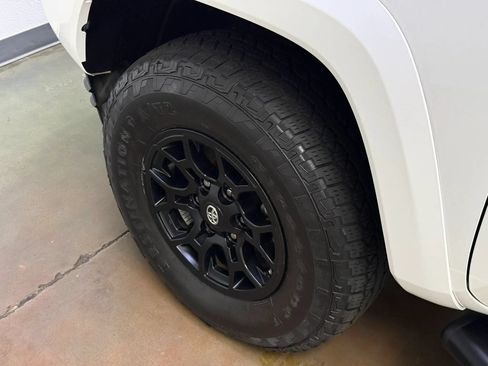 Used 2019 Toyota Tacoma SR5 RWD image 13