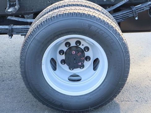 New 2026 GMC Sierra 3500 Pro w/ Convenience Package image 16