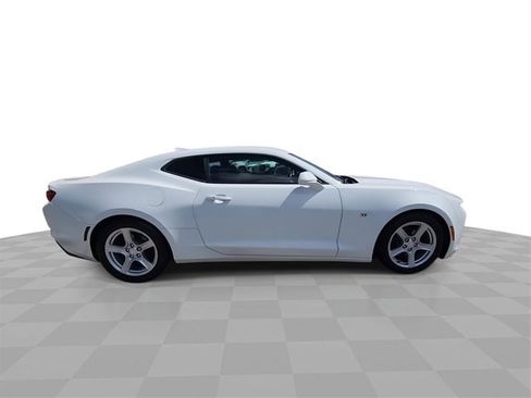 Used 2023 Chevrolet Camaro LT image 9