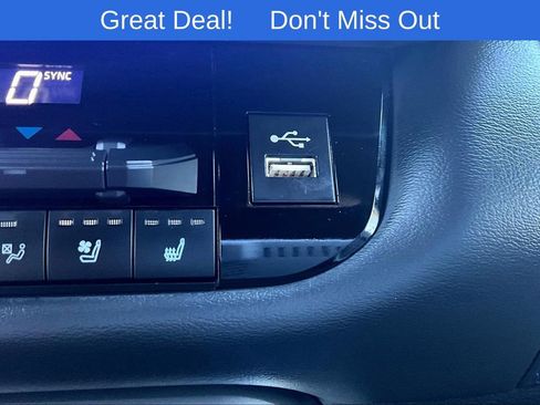 Used 2024 Toyota Tundra Platinum image 32