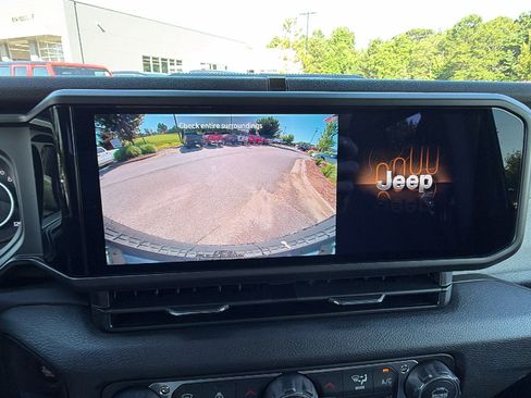 Used 2025 Jeep Wrangler Unlimited Sport AWD/4WD image 32