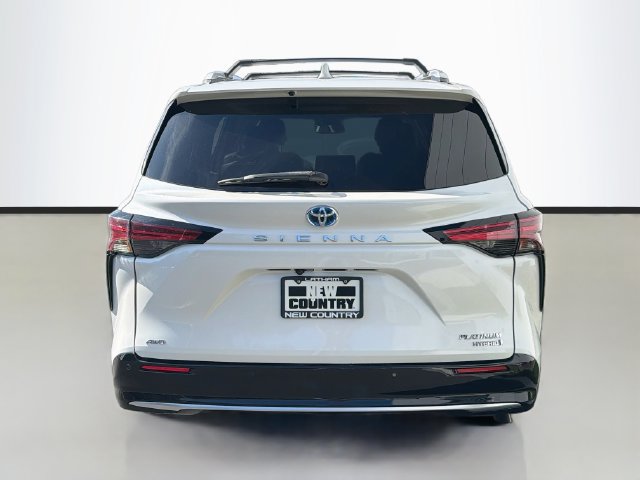 Used 2021 Toyota Sienna Platinum AWD/4WD image 6