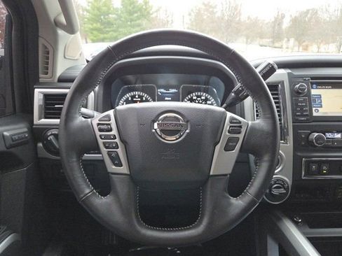 Used 2018 Nissan Titan PRO-4X w/ Pro-4x Convenience Package image 32