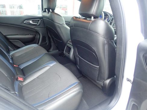 Used 2015 Chrysler 200 S image 32
