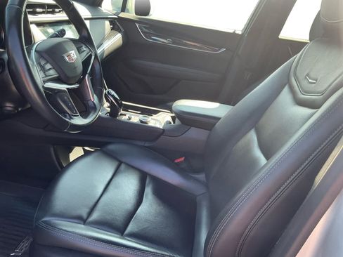 Used 2020 Cadillac XT5 Premium Luxury w/ LPO, Floor Liner Package FWD image 9