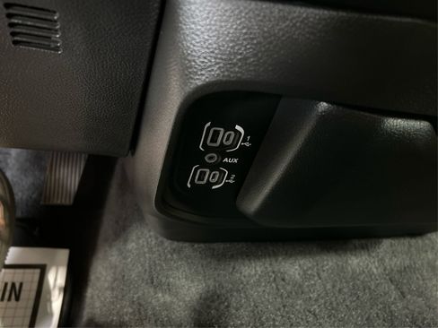 Used 2025 RAM 1500 Big Horn AWD/4WD image 35