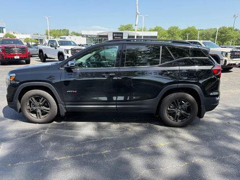 Used 2024 GMC Terrain AT4 AWD/4WD image 8