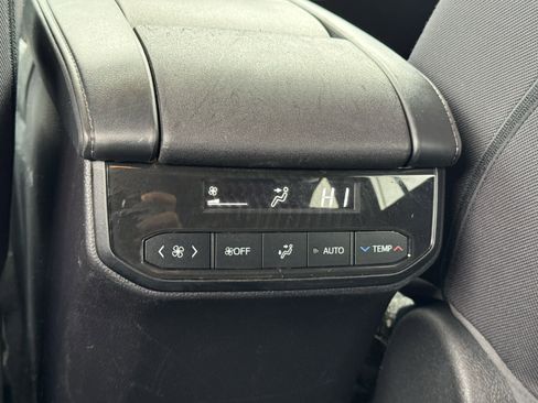Used 2023 Toyota Highlander LE image 36