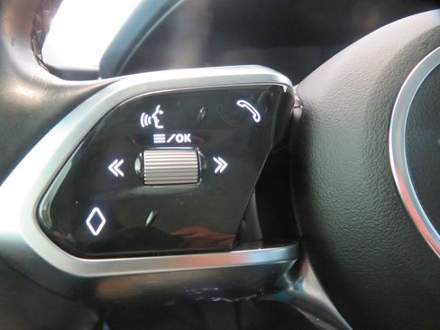 Used 2020 Jaguar XE S image 32