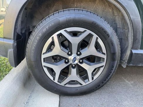 Used 2024 Subaru Forester Premium image 5