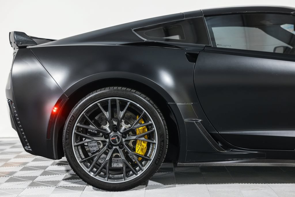 Used 2016 Chevrolet Corvette Z06 w/ 3LZ Preferred Equipment Group RWD image 4