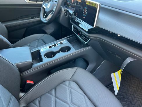 New 2026 Volkswagen Atlas Cross Sport SE AWD/4WD image 16