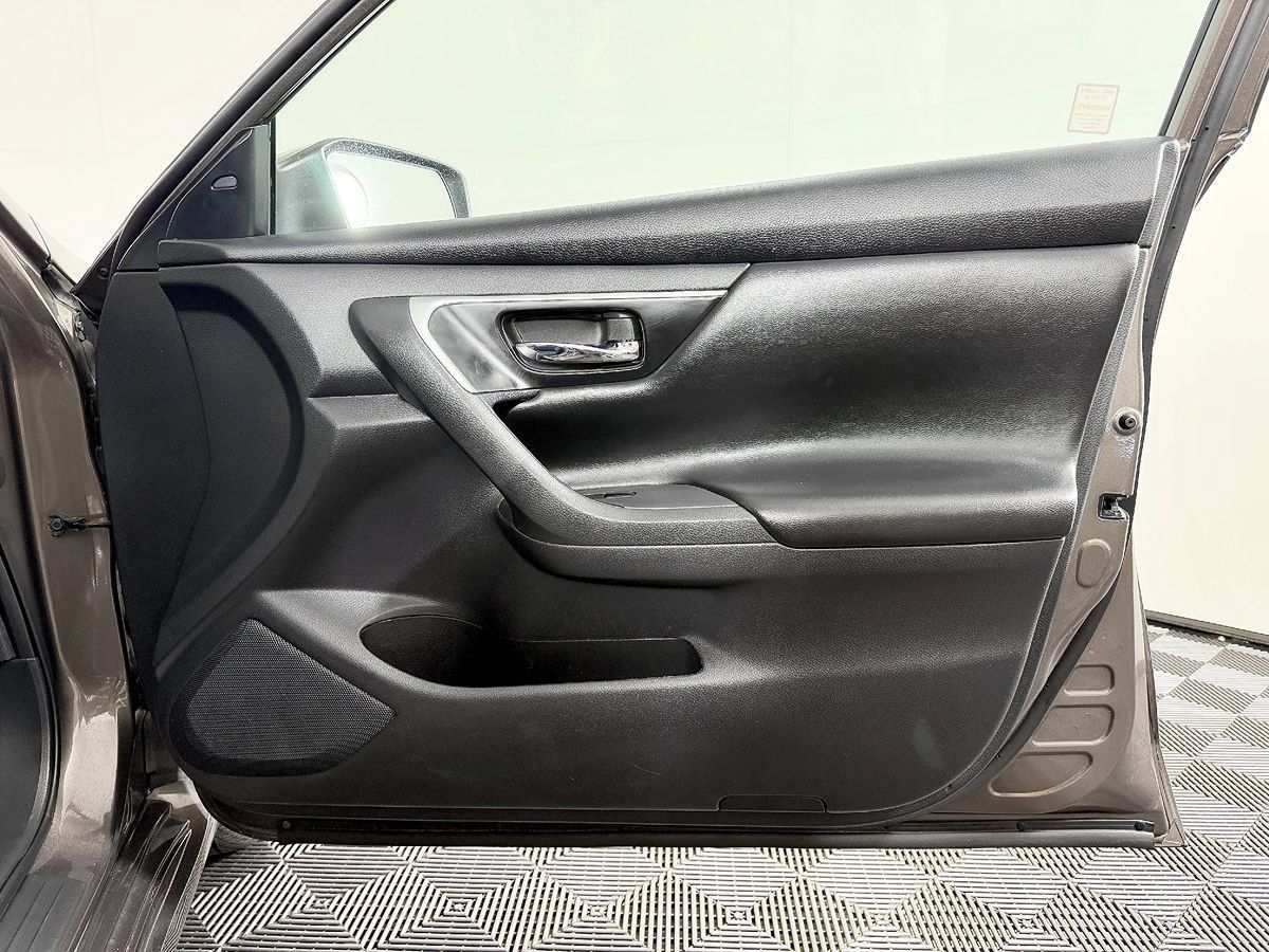Used 2017 Nissan Altima 2.5 SV FWD image 42