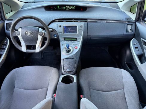 Used 2015 Toyota Prius Two w/ Preferred Accessory Package FWD image 18