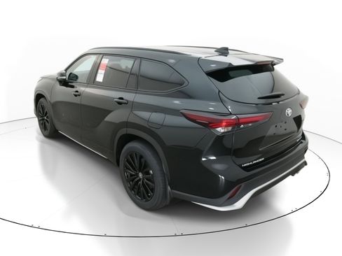 New 2026 Toyota Highlander XSE image 5