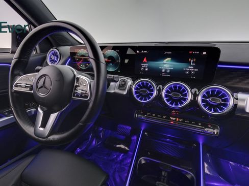 Used 2023 Mercedes-Benz EQB 250+ image 25