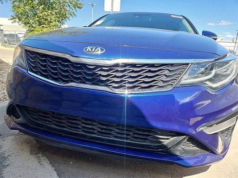 Used 2020 Kia Optima LX image 2