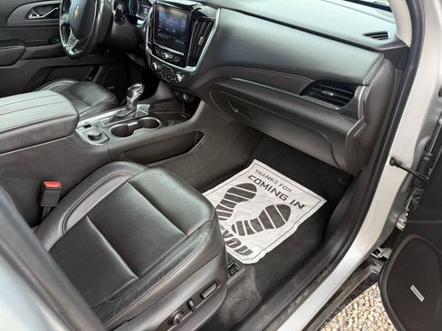 Used 2021 Chevrolet Traverse Premier w/ Redline Edition AWD/4WD image 14