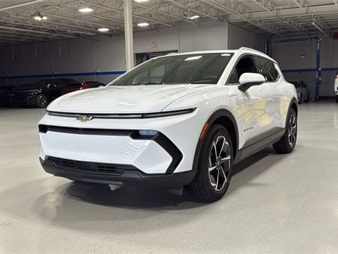 New 2026 Chevrolet Equinox EV LT image 15