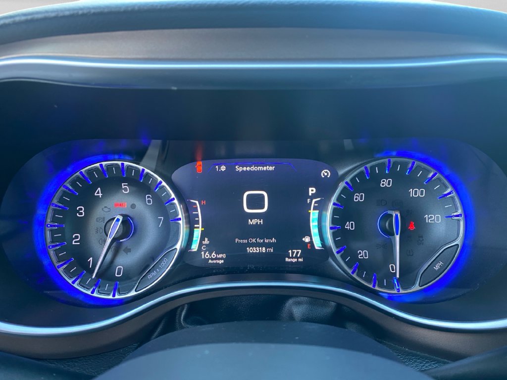 Used 2017 Chrysler Pacifica Touring-L Plus FWD image 23