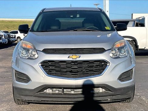 Used 2017 Chevrolet Equinox LS FWD image 3