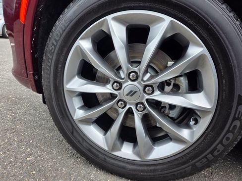 Used 2022 Dodge Durango SXT w/ Anodized Platinum Package AWD/4WD image 3