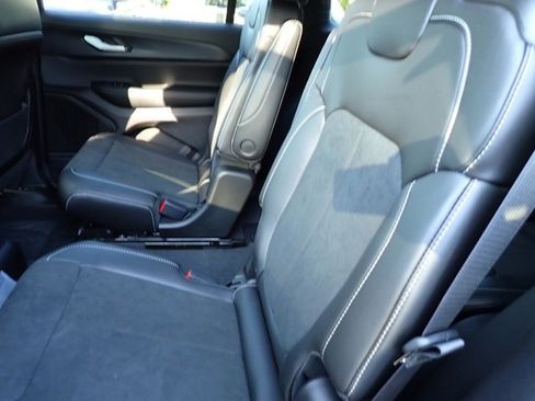 New 2025 Jeep Grand Cherokee L Altitude image 13