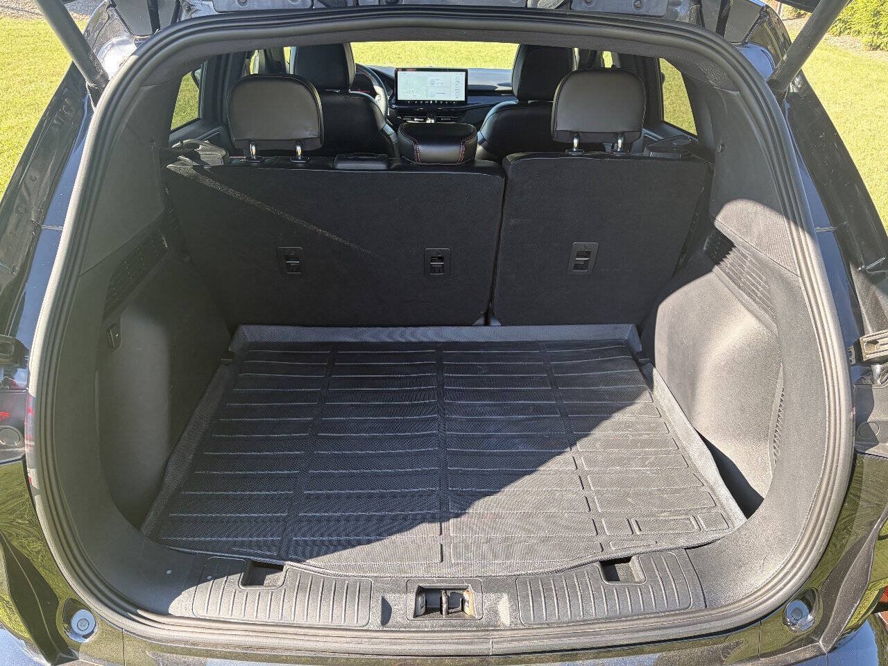 Used 2024 Ford Escape ST-Line w/ Tech Pack #1 FWD image 9