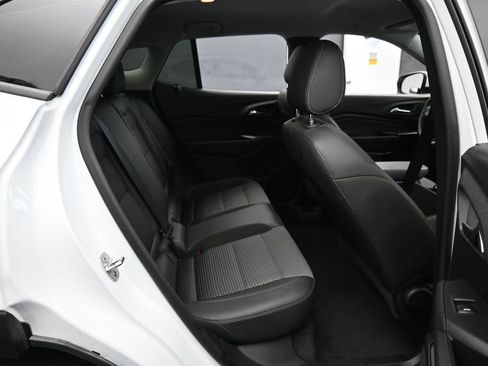 Used 2024 Chevrolet Trax LT FWD image 33