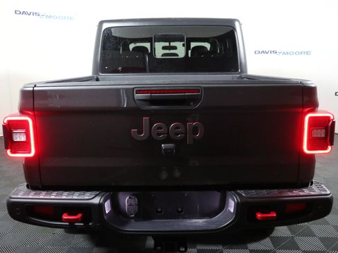 Used 2021 Jeep Gladiator Rubicon w/ Cold Weather Group AWD/4WD image 7