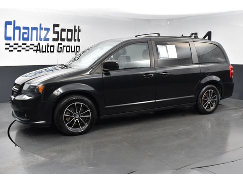 Used 2019 Dodge Grand Caravan GT FWD image 2