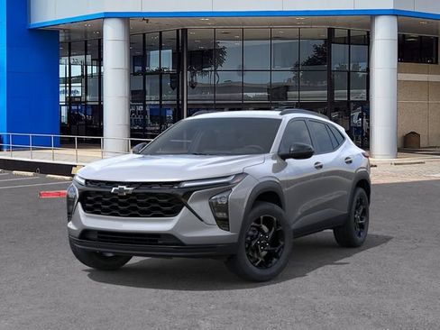 New 2026 Chevrolet Trax LT FWD image 6
