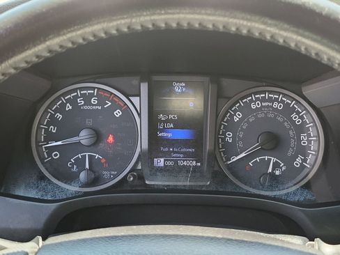 Used 2021 Toyota Tacoma TRD Off-Road AWD/4WD image 12