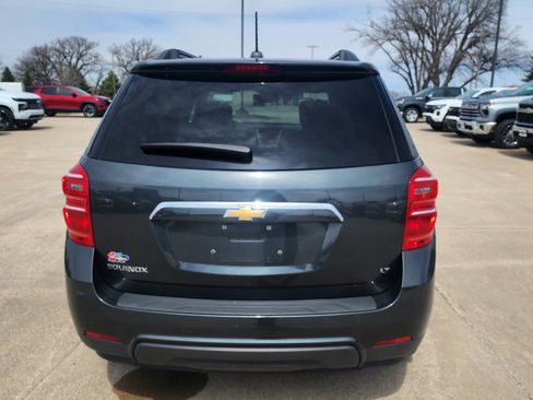 Used 2017 Chevrolet Equinox LT w/ Convenience Package image 4