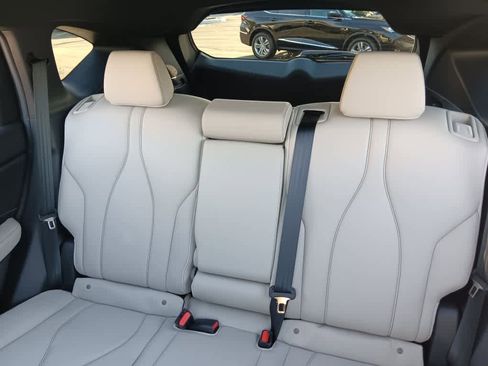 Used 2025 Acura RDX SH-AWD image 16