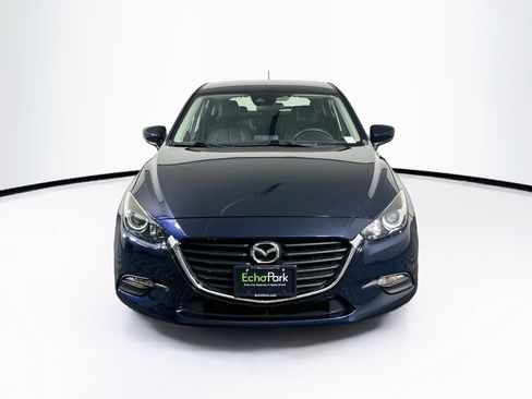 Used 2018 MAZDA MAZDA3 Touring FWD image 2