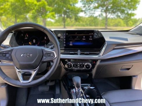 Certified 2026 Chevrolet Trax ACTIV w/ Driver Confidence Package FWD image 24