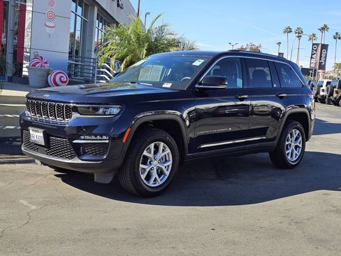 Used 2023 Jeep Grand Cherokee Limited w/ Trailer Tow Prep Group (B) image 3