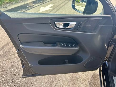 Certified 2024 Volvo XC60 B5 Plus w/ Protection Package Premier AWD/4WD image 18