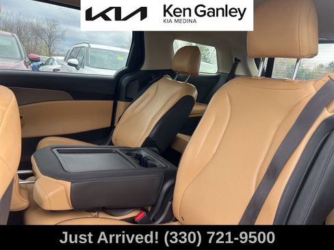 Certified 2024 Kia Carnival LX image 10