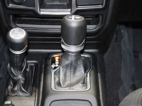 Used 2022 Jeep Wrangler Unlimited Sport AWD/4WD image 37
